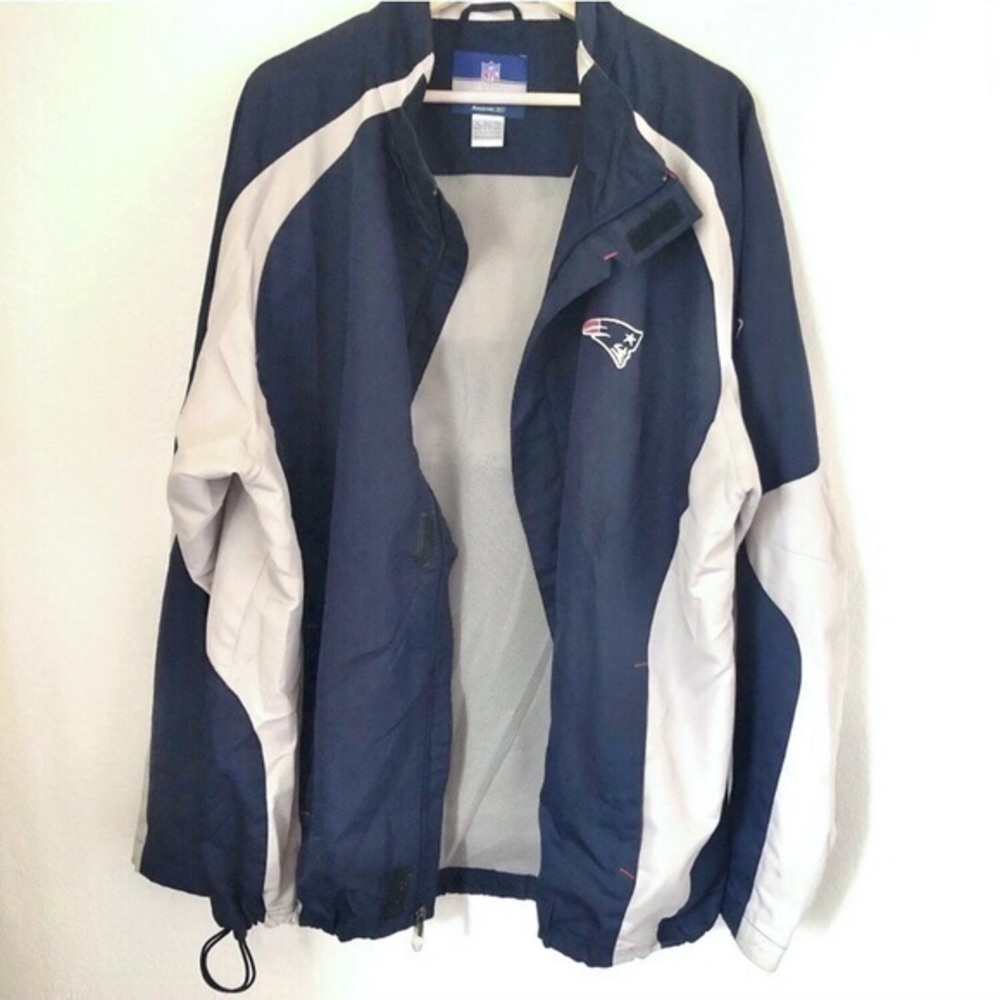 Patriots blue zip up sports jacket men’s XL
